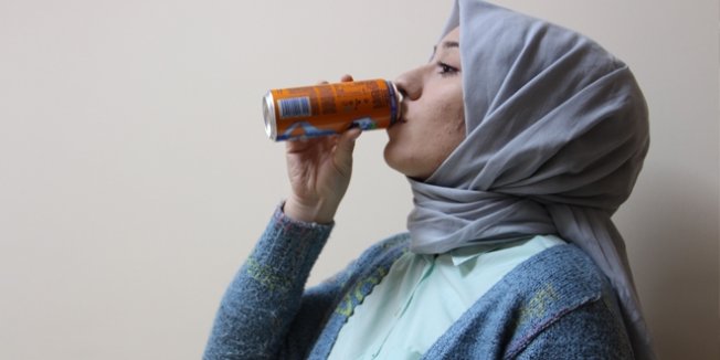 Her 3 öğrenciden 1'i gazlı içecek bağımlısı