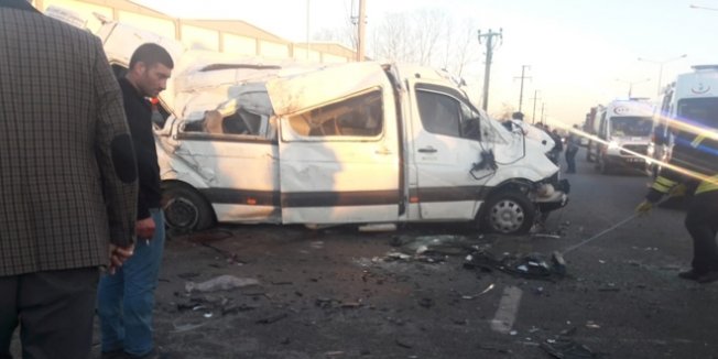 Samsun'da öğrenci servisi takla attı: 1 ölü, 11 yaralı