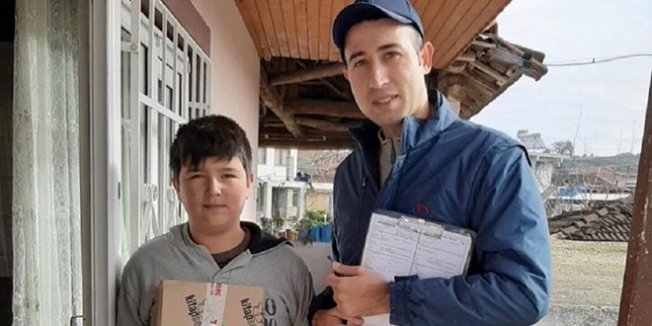 Gülümseten kargo, ortaokul öğrencisinin çıktı
