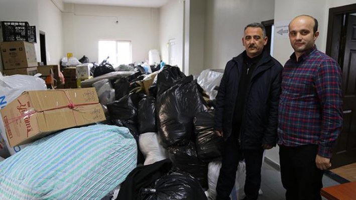 Yardım için gönderilen ceketin cebinden bakın ne çıktı?