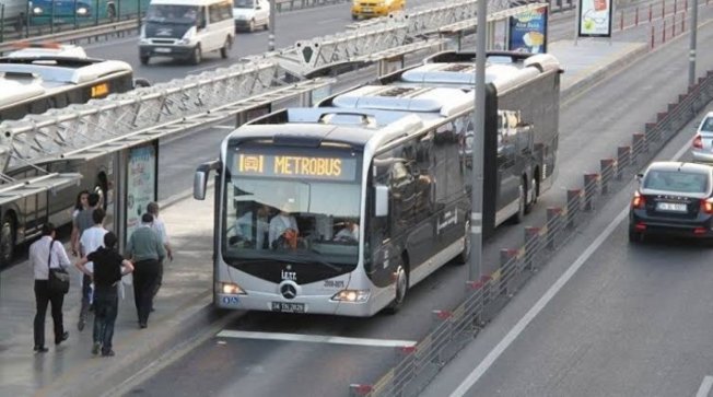 Metrobüste , 11 yaşındaki çocuğu istismar etti