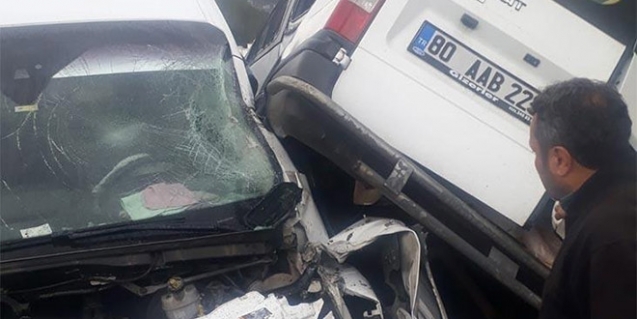 Öğrenci taşıyan iki minibüs kaza yaptı: 20 yaralı