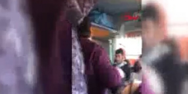 İstanbul'da otobüs personeli ile öğrenciler arasında ücret tartışması