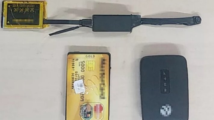 Ehliyet sınavında akıl almaz kopya yöntemi
