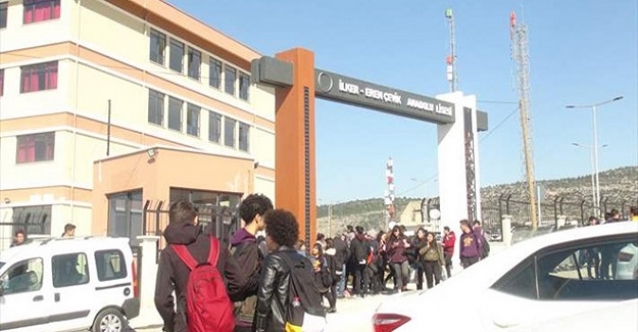Okuldaki İlaçlama Yüzünden 17 Öğrenci Zehirlendi