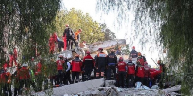 İzmir'de can kaybı sayısı 92'ye yükseldi