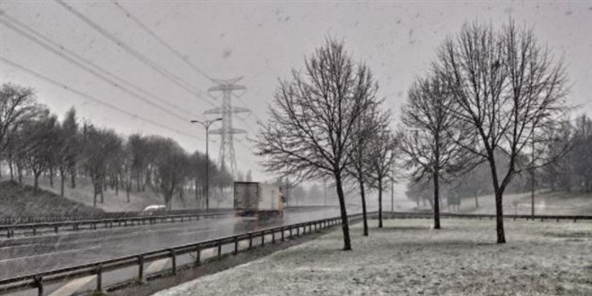 İstanbul'da kar yağışı etkili olmaya başladı