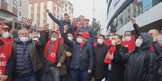 Belediye işçilerinden maaş eylemi