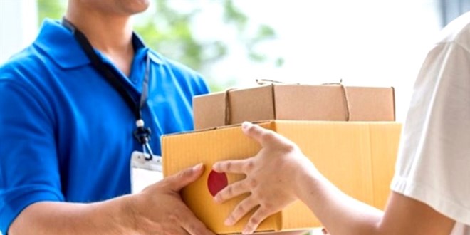 Kargo paketini alır almaz çöpe atın