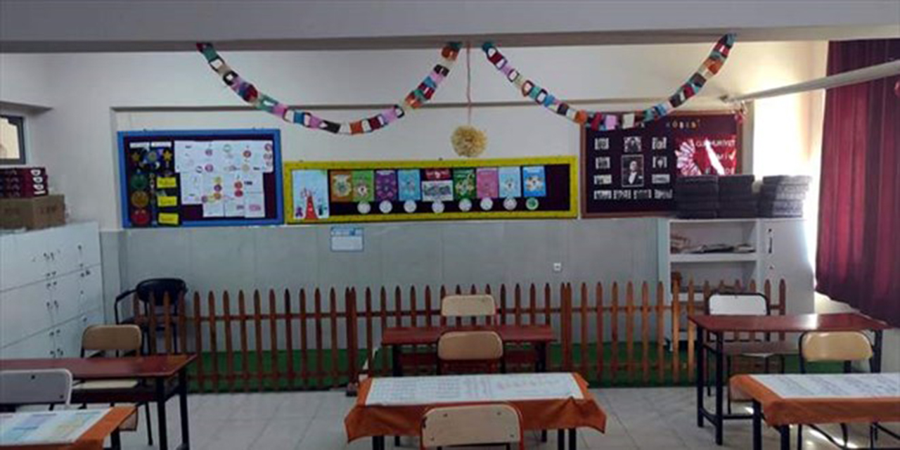 Köy Okullarında, Öğretmenler Öğrencilerini Böyle Karşılayacak