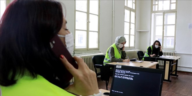 Öğretmenler, Kovid-19 hastalarına psikolojik destek veriyor