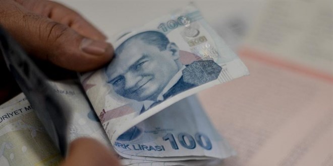 Dolar kuru geriledi, bankaların kredi faiz indirimi haberleri peş peşe geldi