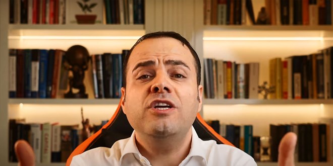 Özgür Demirtaş, Bakan olmak için Berat Albayrak'a CV göndermiş