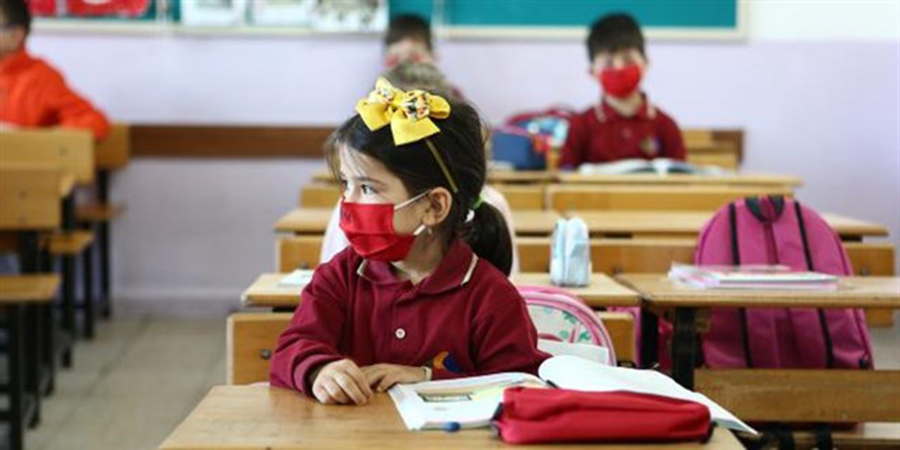 Vaka sayısının arttığı ilçede tüm okullarda eğitime ara verildi