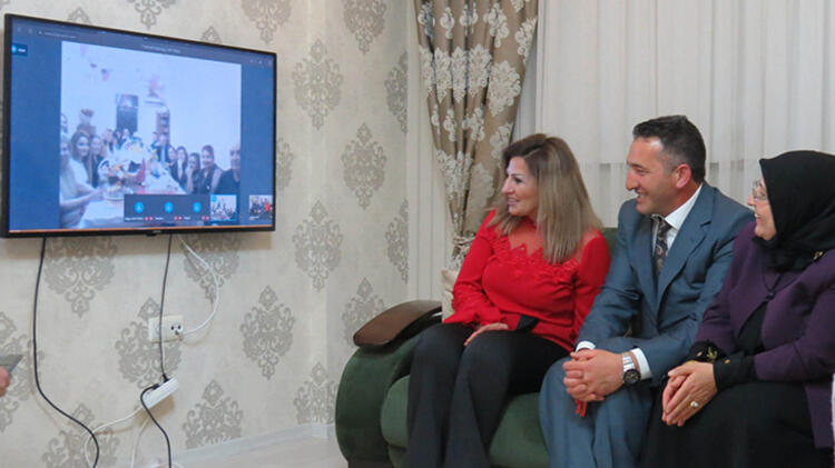 Öğretmene ülkeler arası sanal nişan! Damat Erzurum'da, gelin Bakü