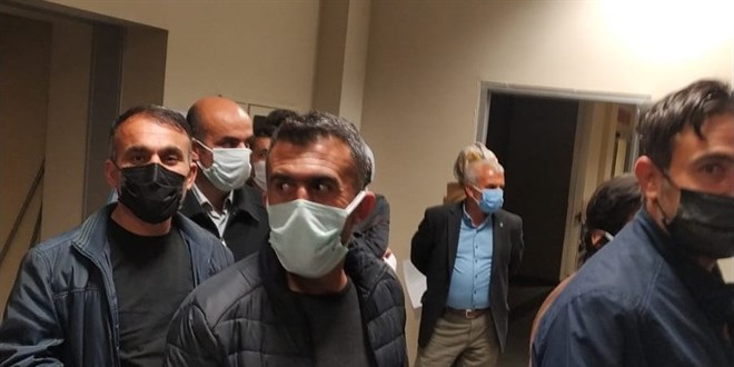 Öğretmenler iftar sonrası aşı için sıraya girdi