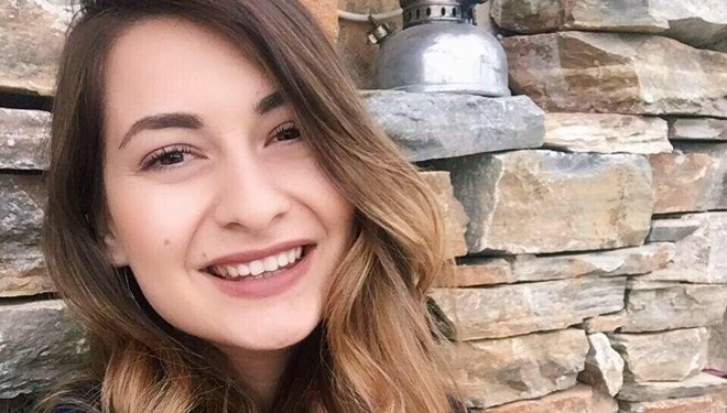 Uzaktan eğitim sırasında beyin kanaması geçiren öğretmen hayatını kaybetti