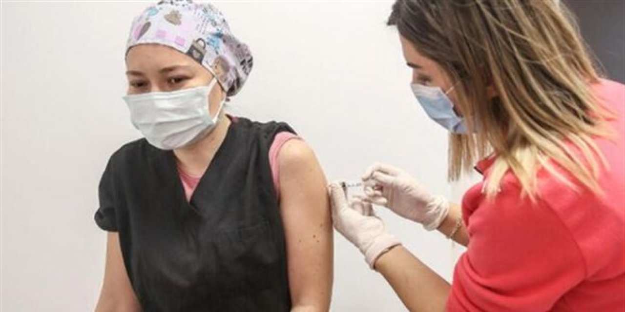Sağlıkçılar 3.doz hatırlatma aşısı istiyor