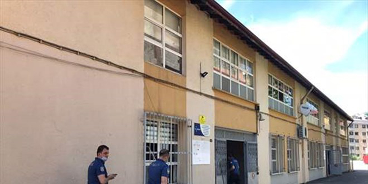 Okula Kaçan Kadın, Bıçaklanarak Öldürüldü