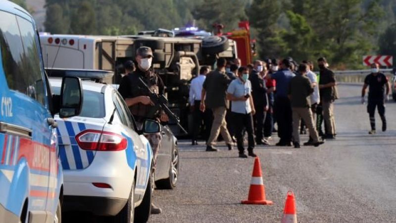 Lösemili öğrencileri taşıyan tur otobüsü devrildi: 4'ü ağır 15 yaralı