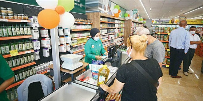 O bürokrat, 62 bin 500 TL'nin yanında, 72 bin 500 TL daha maaş alıyormuş!