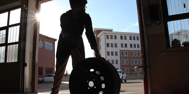 Yıllık 5 milyon lira ciro yapan okulun mezunları işsiz kalmıyor