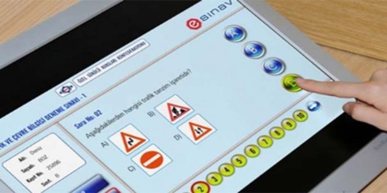 Ehliyet sınavında kopya düzeneğiyle suçüstü yakalandı.