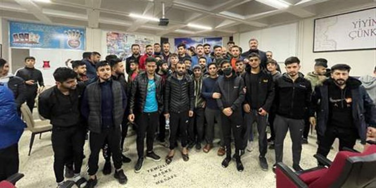 Öğrenciler dolmuş fiyatlarına tepki gösterdi, Vali öğrencilerle görüştü