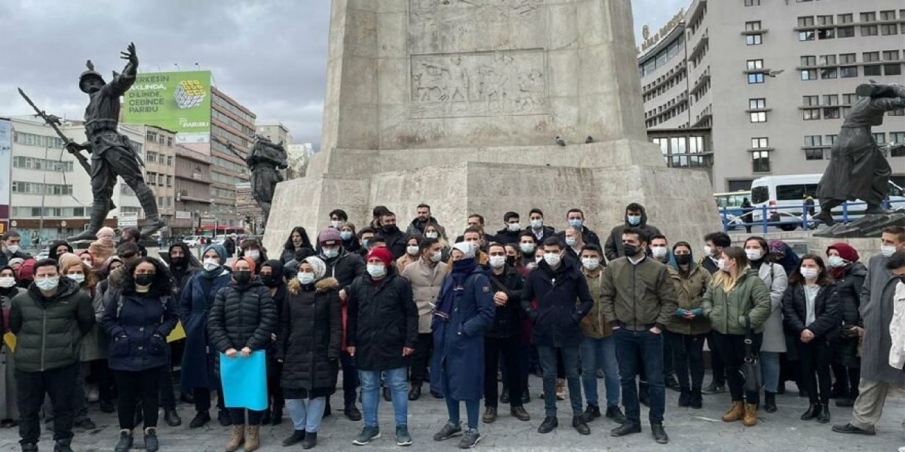 Öğretmen adaylarından ‘mülakat’ protestosu