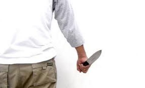 Öğretmen, kendisini uyaran müdür yardımcısını bıçakladı