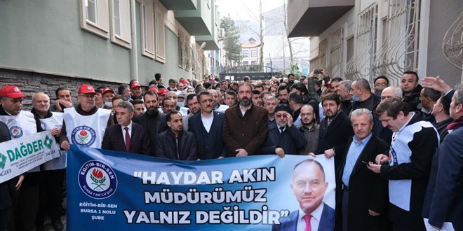 'Kız-erkek ayrı otursun' talimatı veren okul müdürü görevine iade edildi