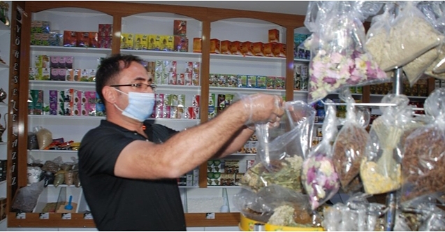 Korona virüs iyi geldiği söylenen bitkisel karışımı virüsü yenen Elazığ Belediye Başkanı da kullandı