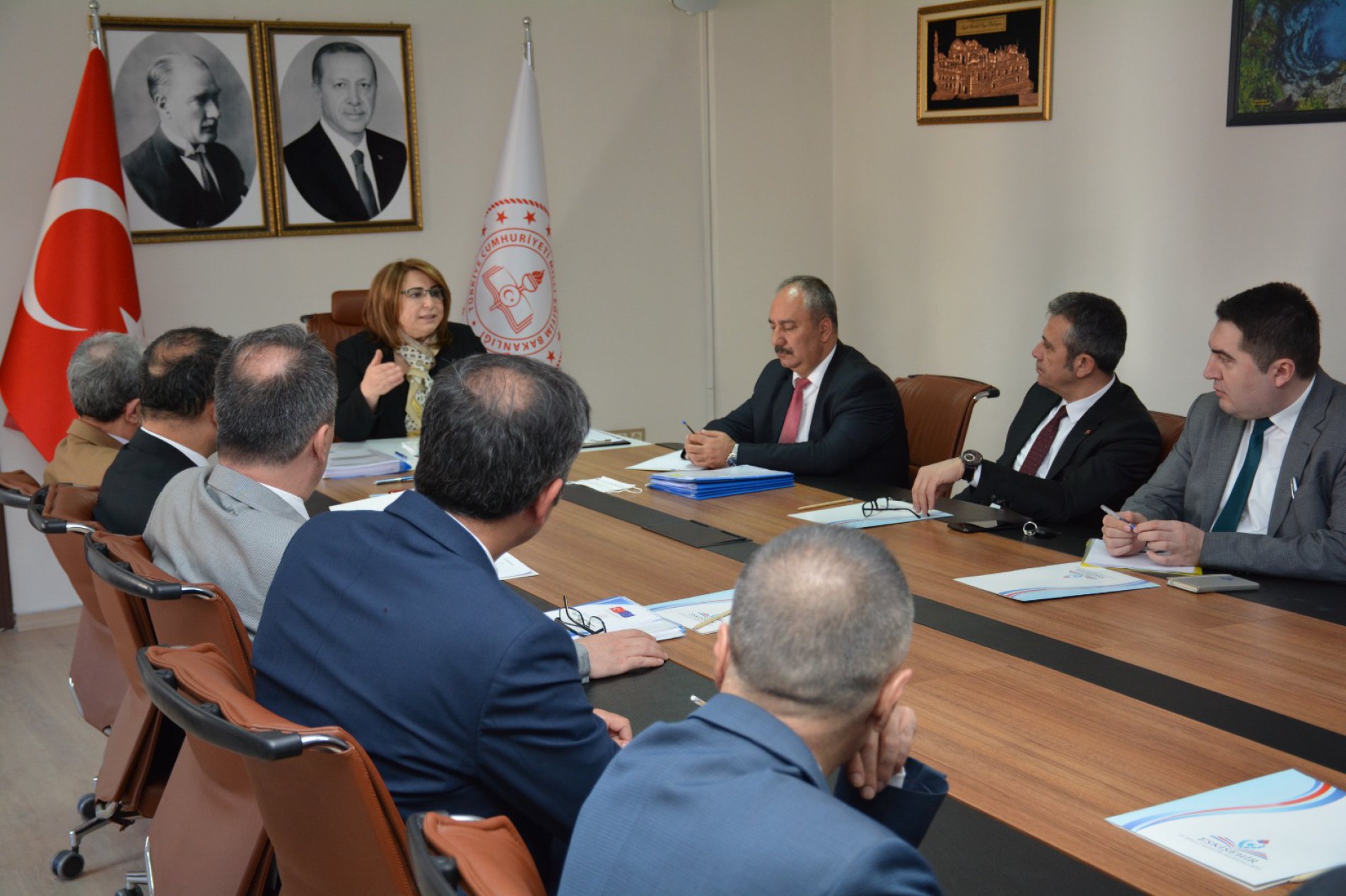 İl Müdürü Pervin Töre, İlçe Millî Eğitim Müdürleriyle Tanışma ve Değerlendirme Toplantısında Bir Araya Geldi