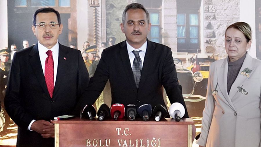 Bıyık bırakan Bakanlar arasına Bakan  Mahmut Özer de katıldı