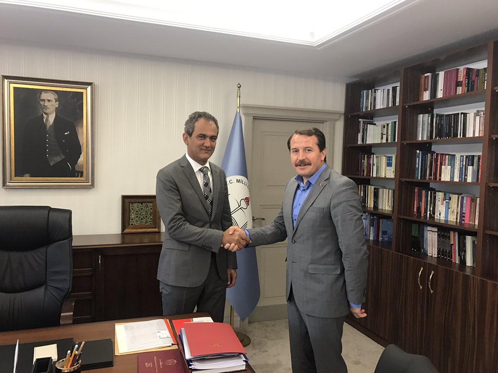 MEB’de Son Akşam Yemeği; Mahmut Özer, Ali Yalçın ve Gölge Bakan Ne Konuştu ?