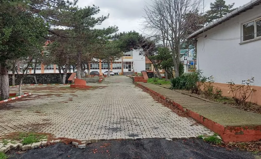 Merdiven Altı Eğitim Sığınaklar ve Koridorlar Sınıf Yapıldı!