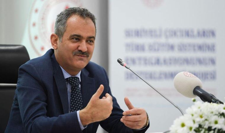 Bakan Özer : Görevden alırkende verirkende kimseye soracak değilim; bu benim stilim alırımda veririm de