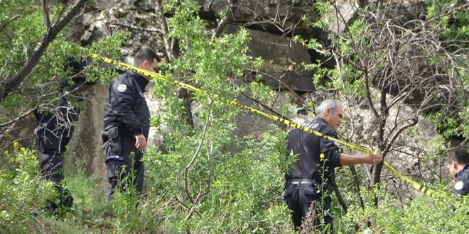 Liseli eski sevgililerin mezarlıktaki buluşması kanlı bitti