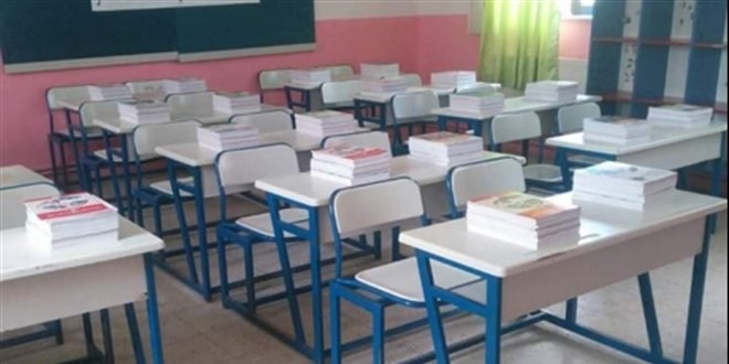 MEB'den bir ilk: Artık yardımcı kitaplar da sıraların üstünde olacak