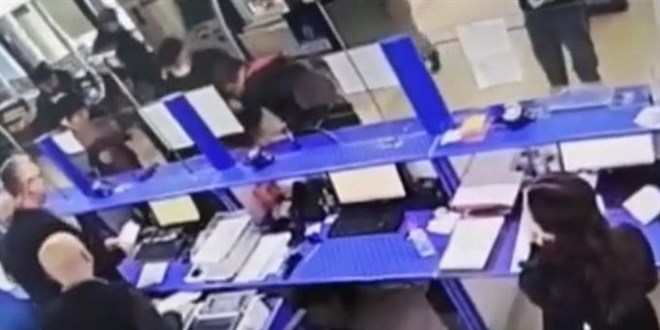 Kadın öğretmenin telefonu patlayarak alev topuna döndü