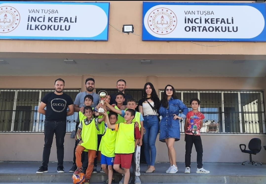 Tuşba İnci Kefali İlkokulunda futbol turnuvası heyecanı.