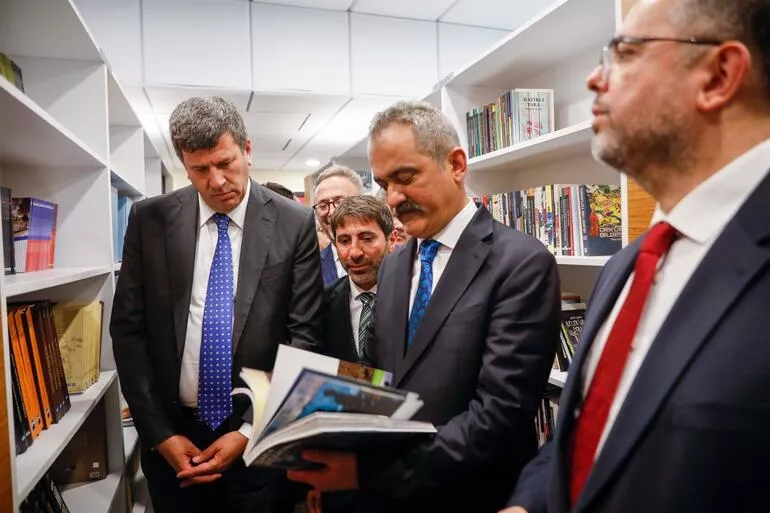 Bakan Özer Açıkladı: Müfredata Yeni Bir Ders Ekleniyor