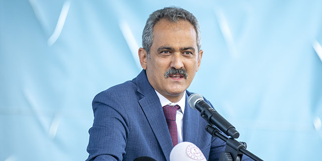 Bakan Özer'den 'yanlış eğitim politikası' sözlerine açıklama