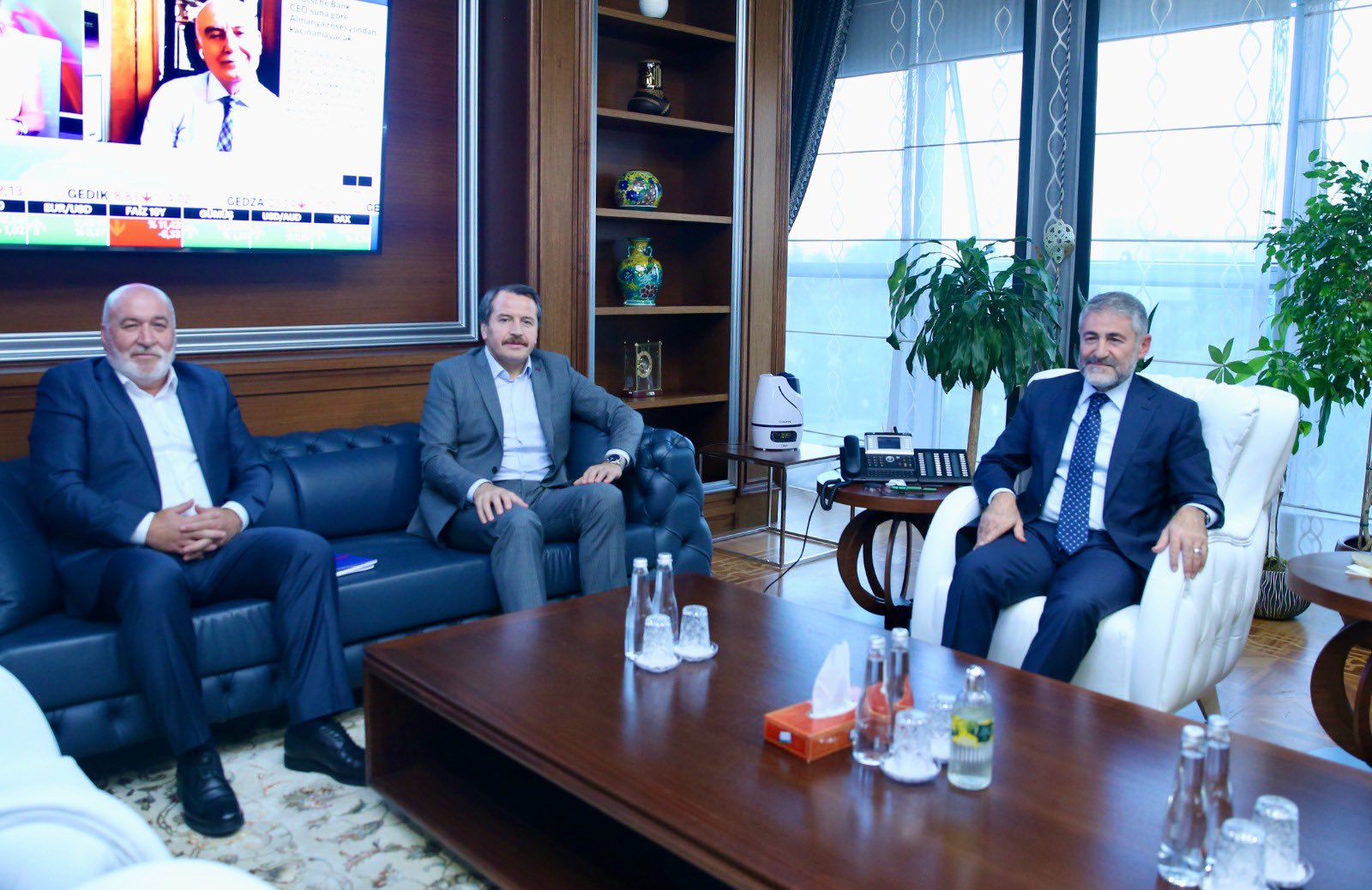 Ali Yalçın, Maliye Bakanı ile görüşme gerçekleştirdi. İşte görüşmenin detayları