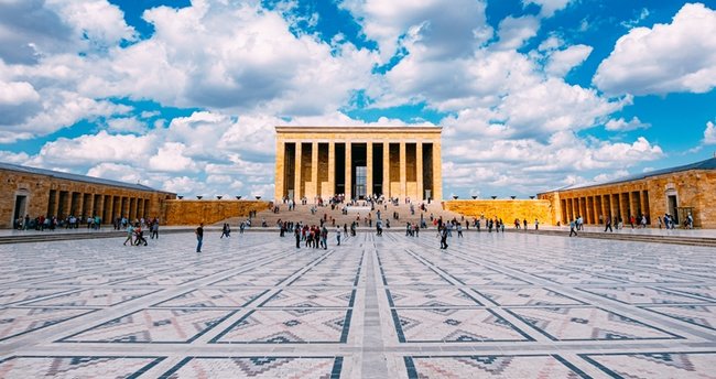 Öğretmenler 1. Meclis önünde Anıtkabir'e yürüyecekler.