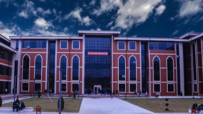 Dekandan eşine sevgililer gününde 'bölüm başkanlığı hediyesi'