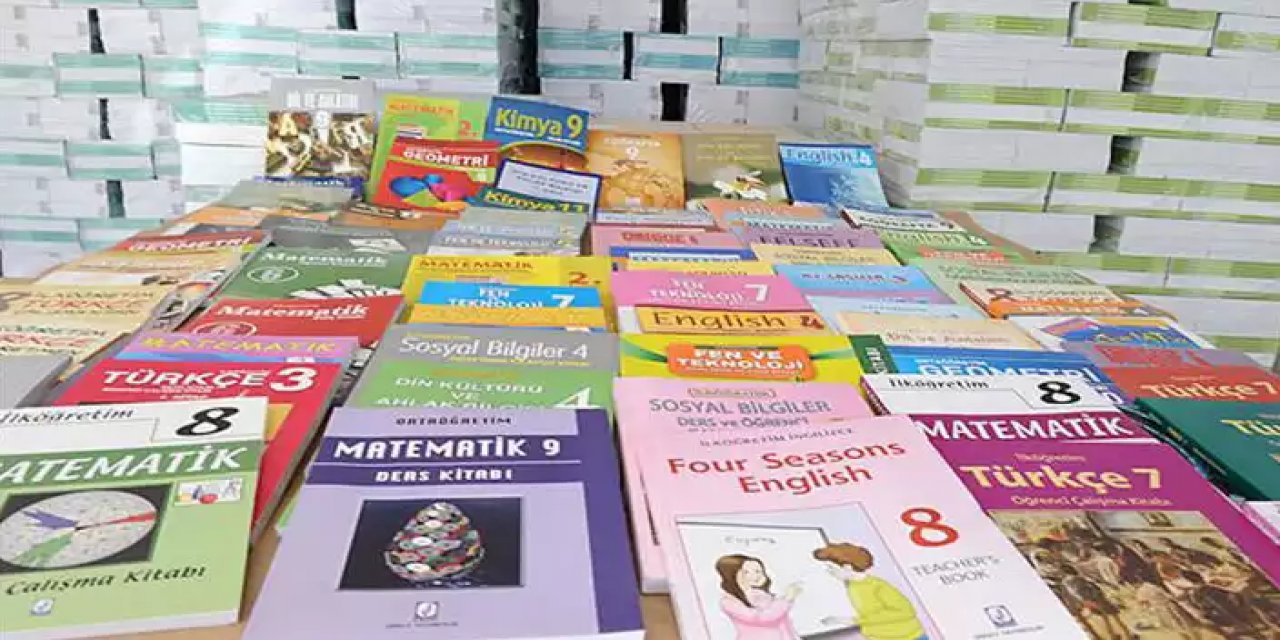 MEB Yardımcı Ders Kitapları Yağmur Altında Kalmış. Ne Zaman Kuruyacağı Meçhul.