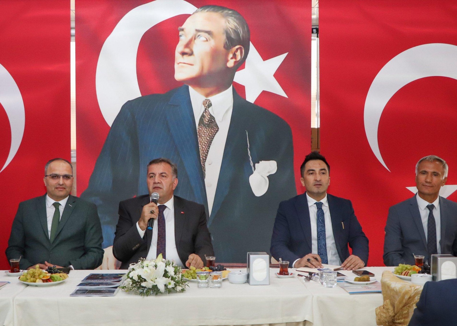 İl Milli Eğitim Müdüründen örnek proje: 33 Okul müdürü sohbeti