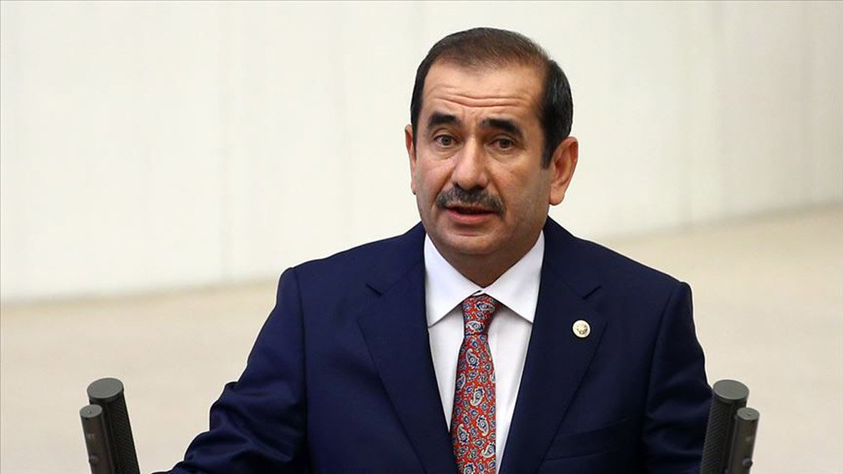 Öğretmen Olan Taşar Kardeşler, Bürokrasi merdivenlerini uçarak çıktılar.