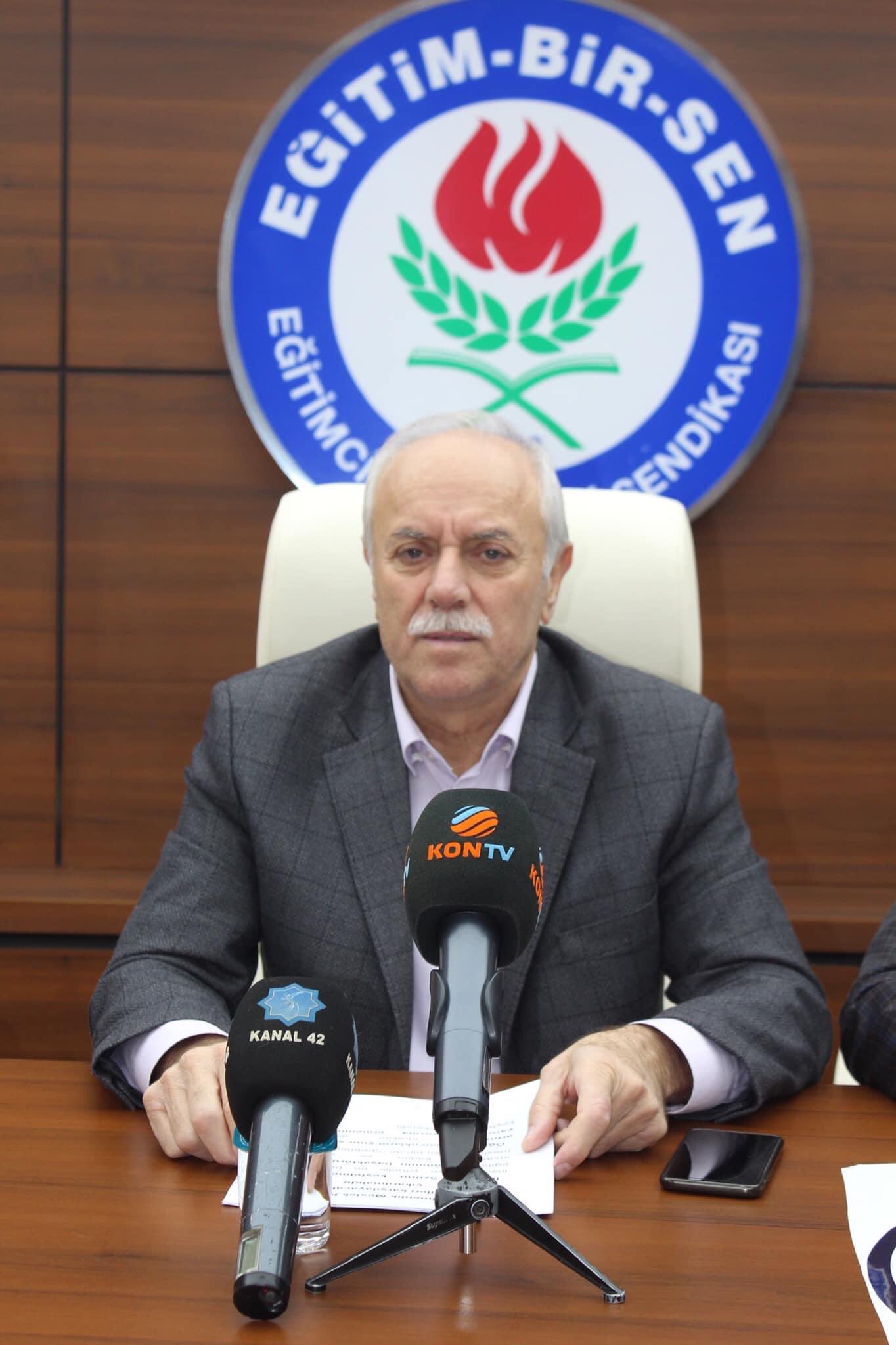 Eğitim Bir Sen'den ÖMK açıklaması: Sınav yapma kararı bizleri ciddi şekilde incitmiştir